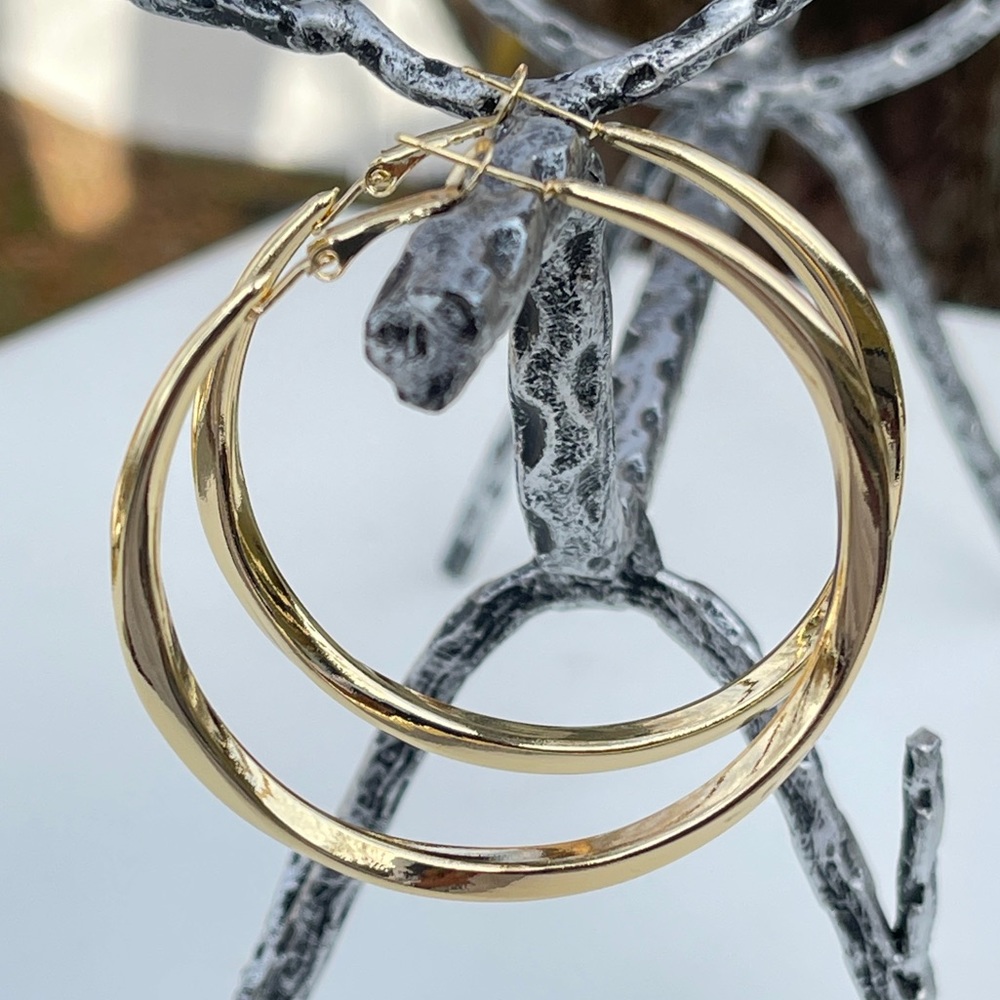 NEW 18K Gold Plated Chunky Big Circle Drop Hoop Earrings 2 1/4” - Picture 14 of 14